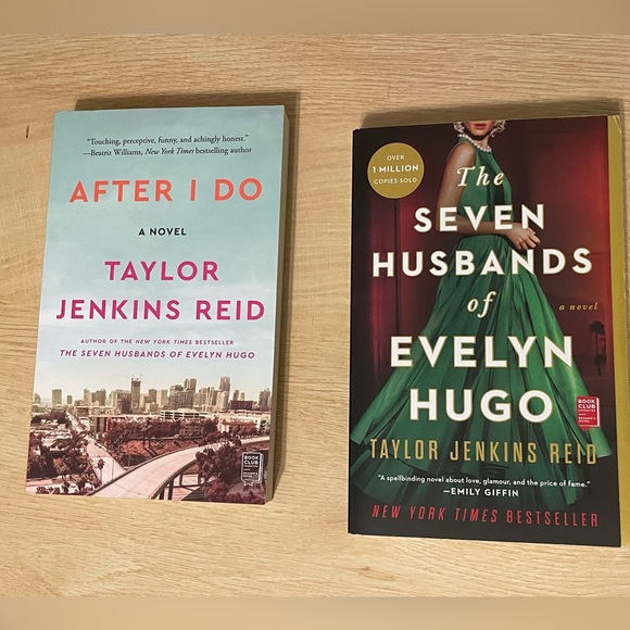 Taylor Jenkins Reid paper book book bundle - Picture 2 of 3